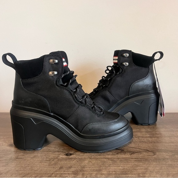 HUNTER Discoverer Women's Ankle Lace Up Heeled Boot Size 8 #664 - Picture 10 of 12